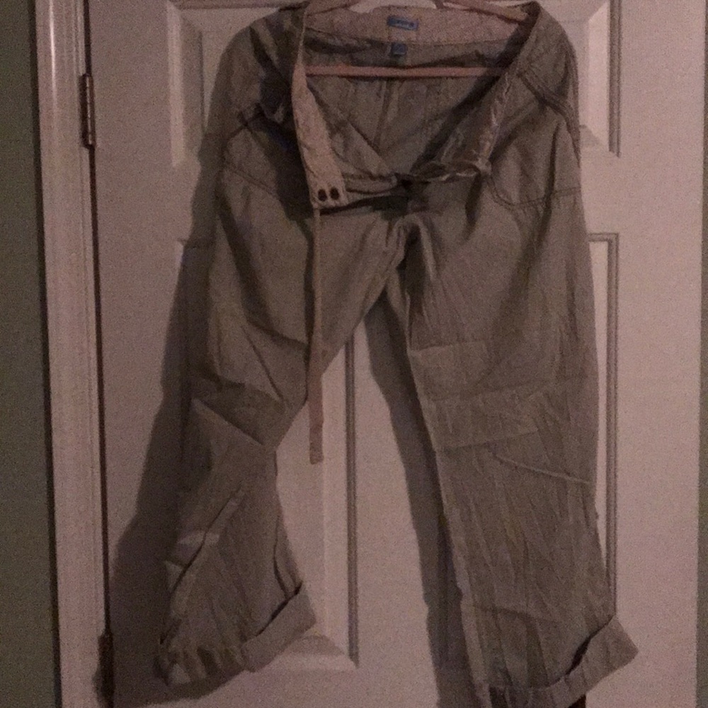 Izod pants roll up to become Capri